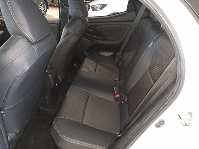 TOYOTA Yaris 1.5h style