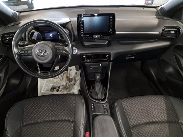 TOYOTA Yaris 1.5h style