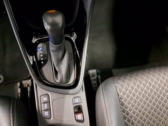 TOYOTA Yaris 1.5h style