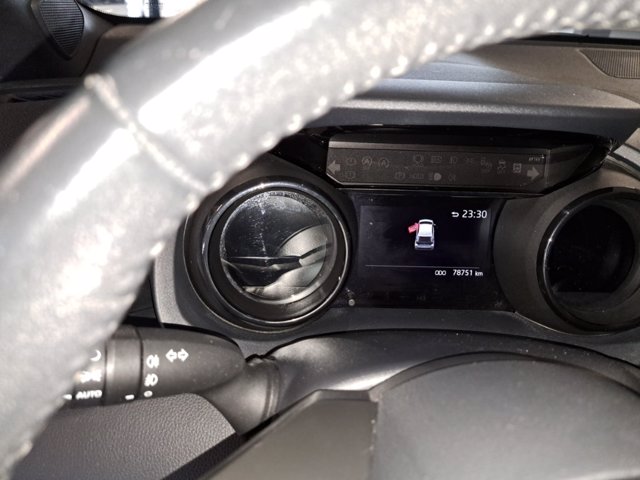 TOYOTA Yaris 1.5h style