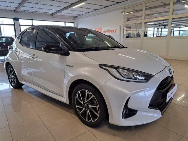 TOYOTA Yaris 1.5h style