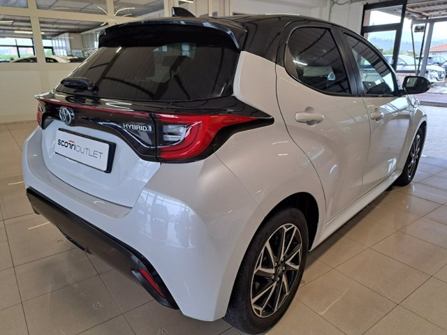 TOYOTA Yaris 1.5h style