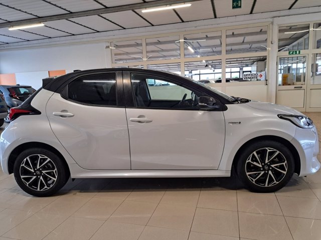 TOYOTA Yaris 1.5h style