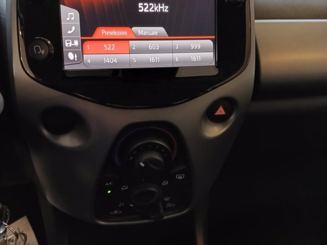 TOYOTA Aygo 5p 1.0 x-play m-mt 72cv