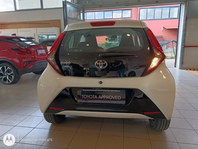 TOYOTA Aygo 5p 1.0 x-play m-mt 72cv