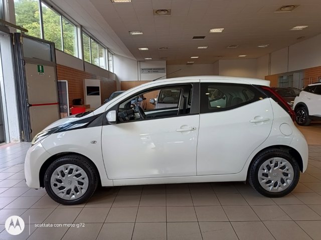 TOYOTA Aygo 5p 1.0 x-play m-mt 72cv