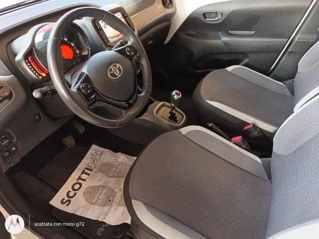 TOYOTA Aygo 5p 1.0 x-play m-mt 72cv