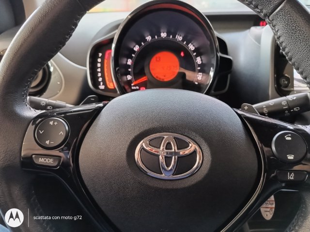 TOYOTA Aygo 5p 1.0 x-play m-mt 72cv
