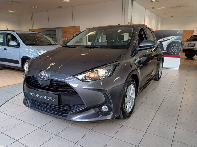 TOYOTA Yaris 1.0 active