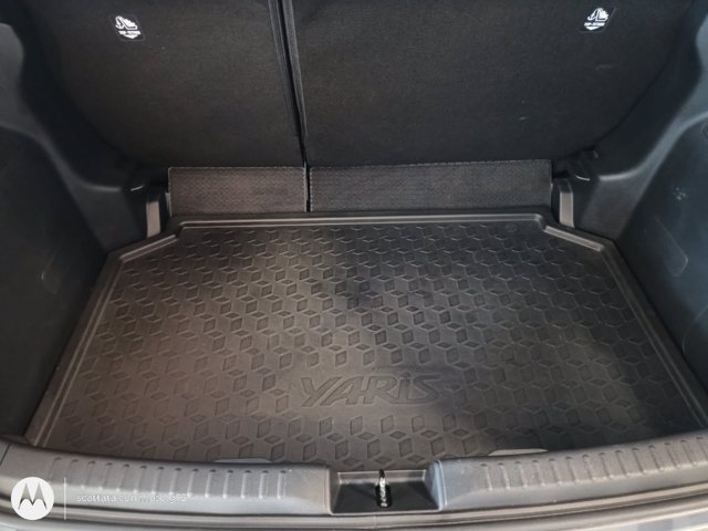 TOYOTA Yaris 1.0 active