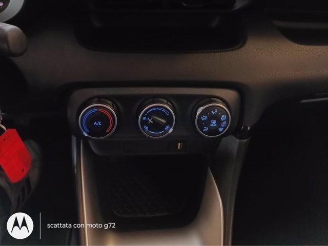 TOYOTA Yaris 1.0 active