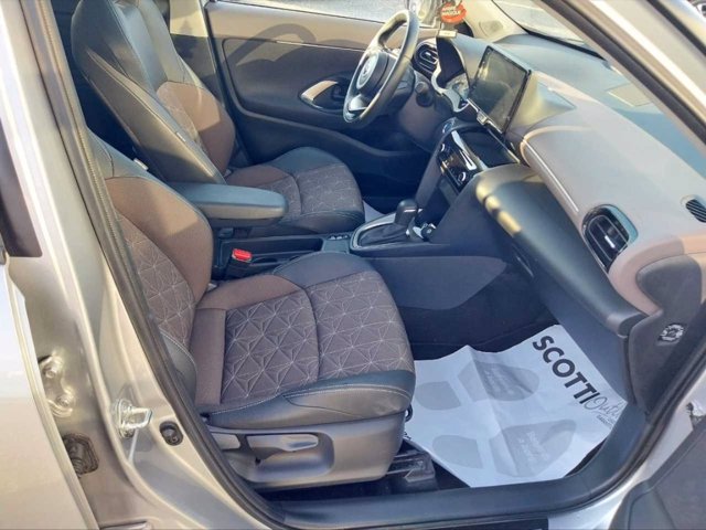TOYOTA Yaris cross 1.5h lounge fwd 116cv e-cvt