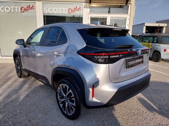 TOYOTA Yaris cross 1.5h lounge fwd 116cv e-cvt