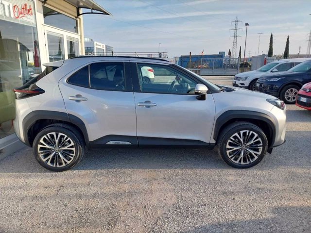TOYOTA Yaris cross 1.5h lounge fwd 116cv e-cvt