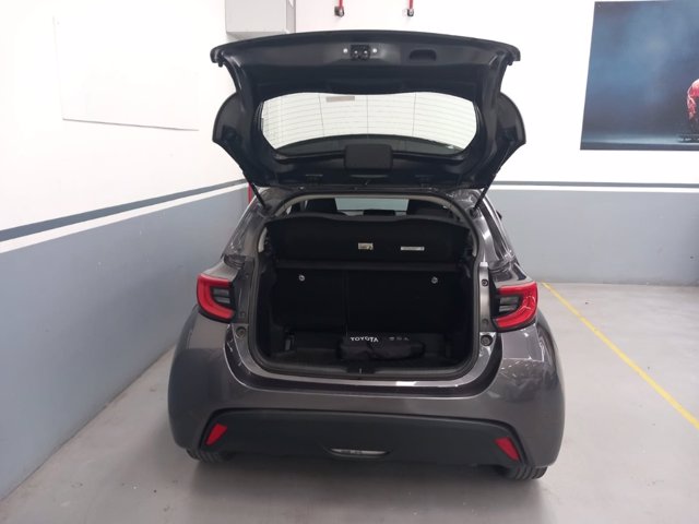 TOYOTA Yaris 1.5h trend