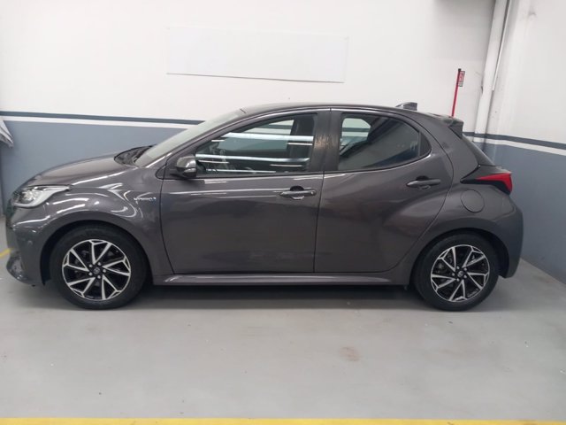 TOYOTA Yaris 1.5h trend