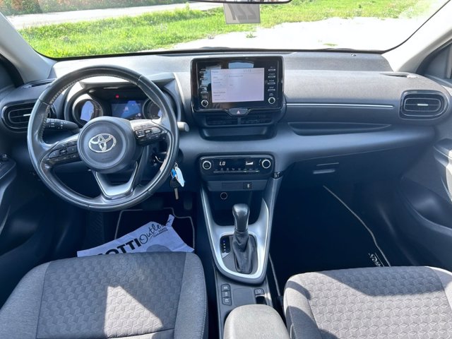 TOYOTA Yaris 1.5h trend