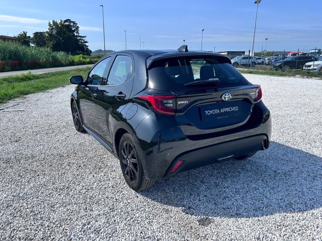 TOYOTA Yaris 1.5h trend