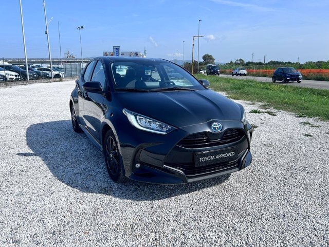 TOYOTA Yaris 1.5h trend