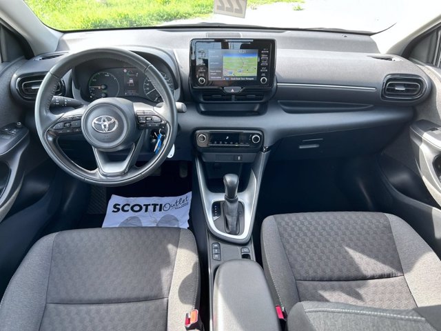 TOYOTA Yaris 1.5h active