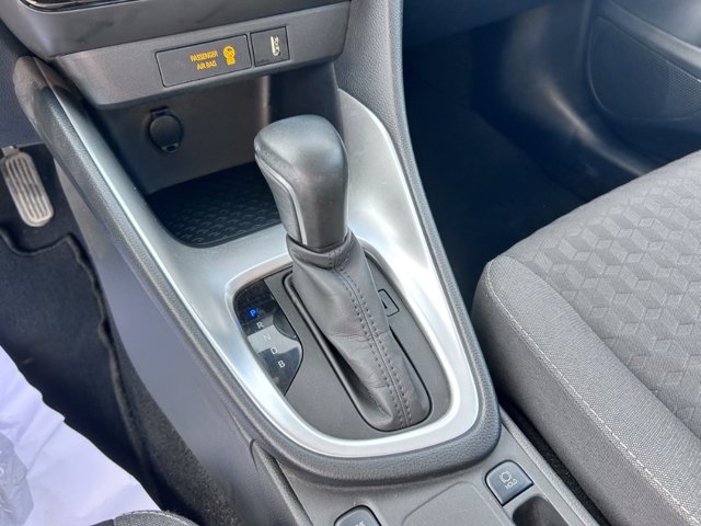 TOYOTA Yaris 1.5h active