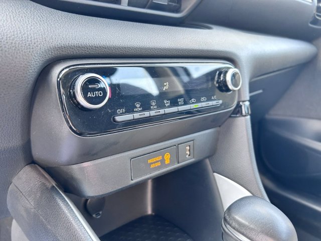 TOYOTA Yaris 1.5h active