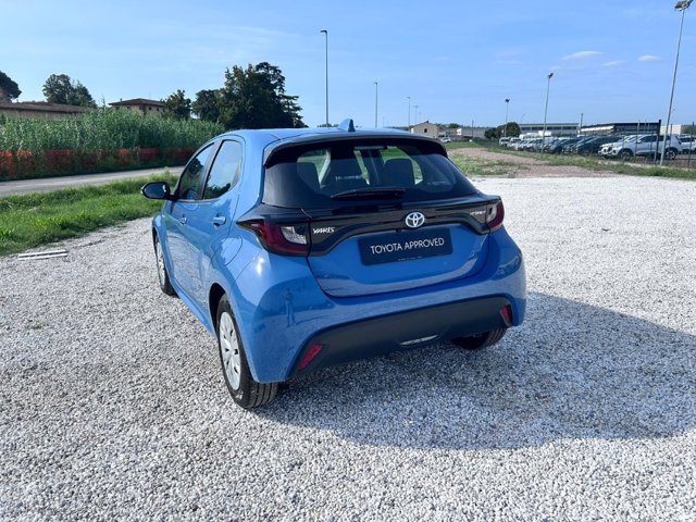TOYOTA Yaris 1.5h active