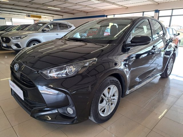 TOYOTA Yaris 1.5h active