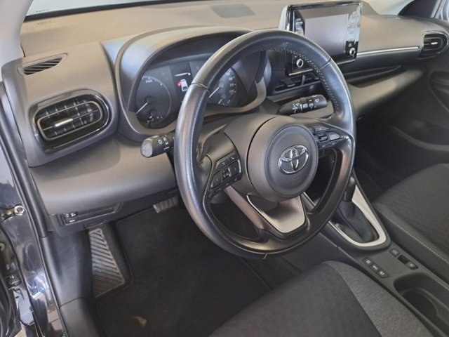 TOYOTA Yaris 1.5h active