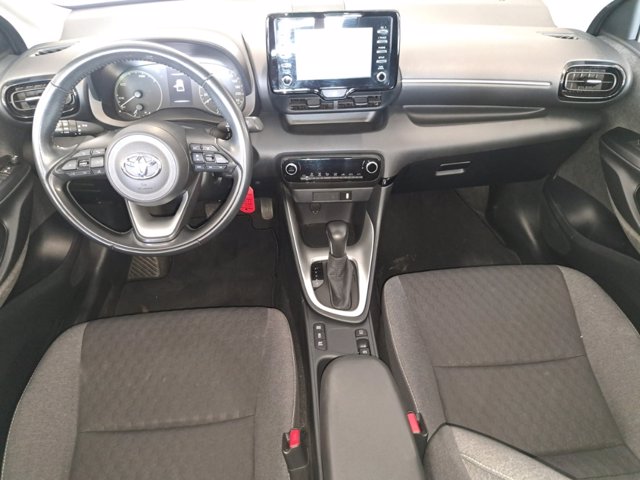 TOYOTA Yaris 1.5h active