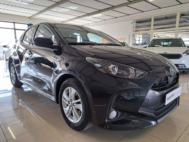 TOYOTA Yaris 1.5h active