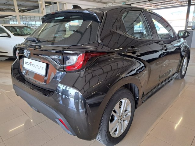 TOYOTA Yaris 1.5h active