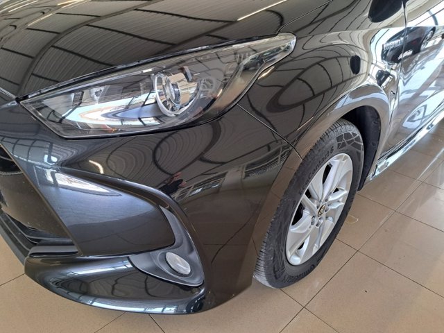 TOYOTA Yaris 1.5h active