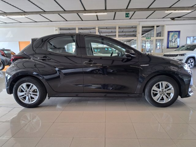 TOYOTA Yaris 1.5h active