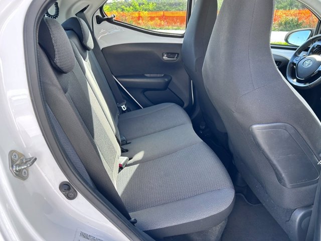 TOYOTA Aygo 5p 1.0 x-play 72cv