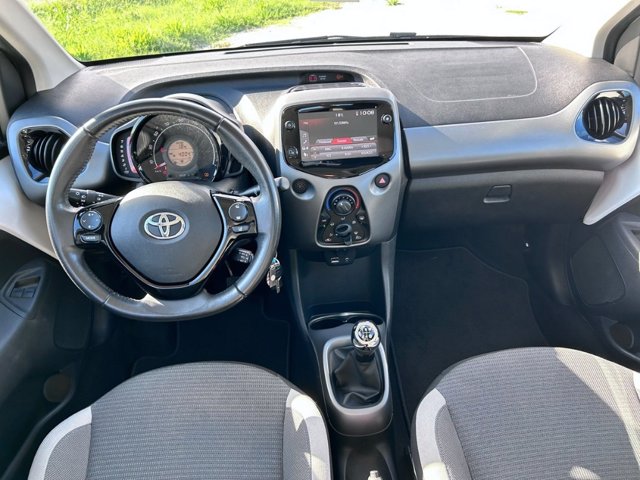 TOYOTA Aygo 5p 1.0 x-play 72cv