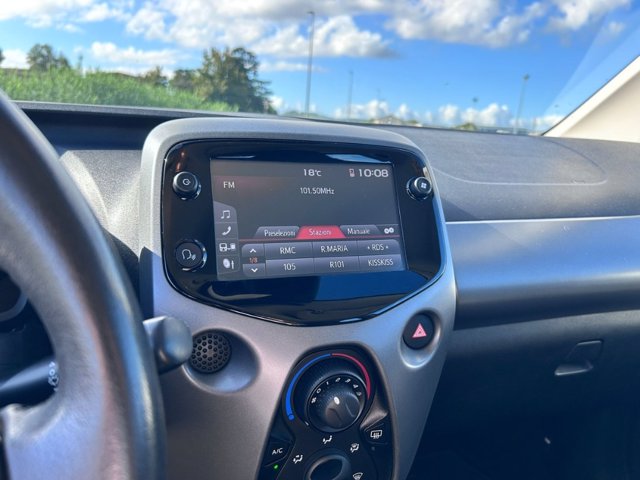 TOYOTA Aygo 5p 1.0 x-play 72cv