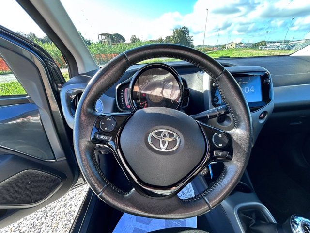 TOYOTA Aygo 5p 1.0 x-play 72cv