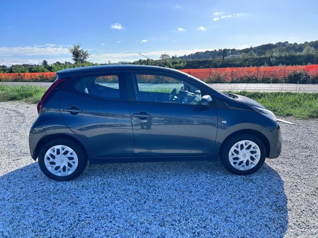 TOYOTA Aygo 5p 1.0 x-play 72cv