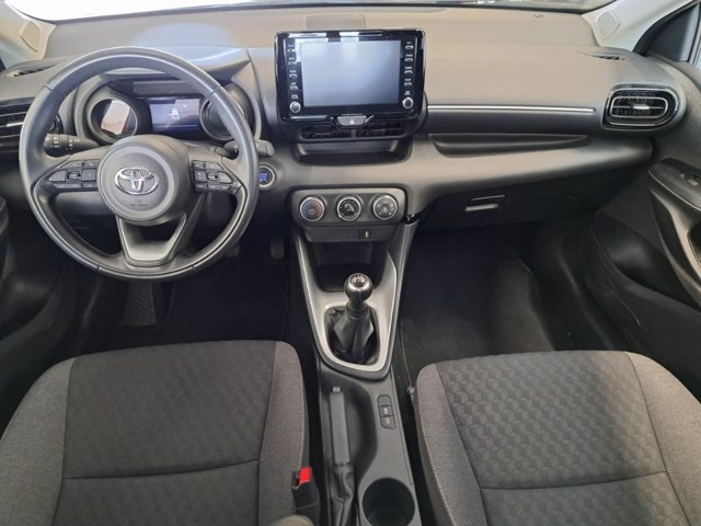 TOYOTA Yaris 1.0 trend