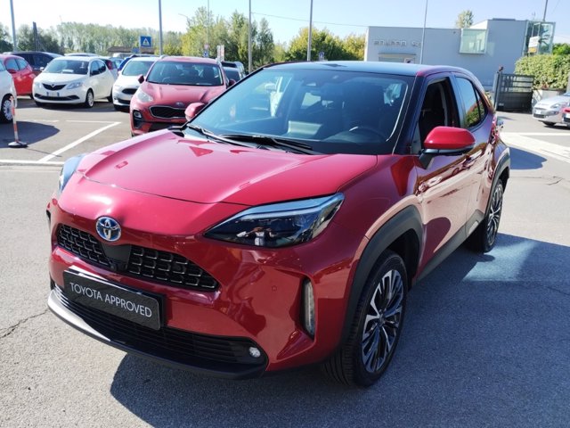 TOYOTA Yaris cross 1.5h lounge fwd 116cv e-cvt