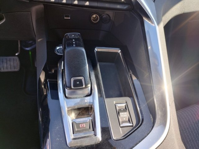 PEUGEOT 3008 1.5 bluehdi allure s&s 130cv eat8