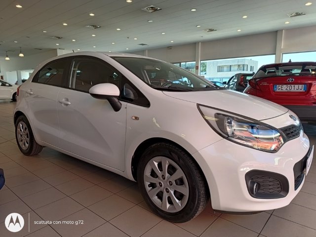 KIA Benzina Rio 2011 3p 1.2 EX