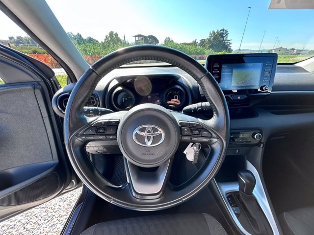TOYOTA Yaris 1.5h trend