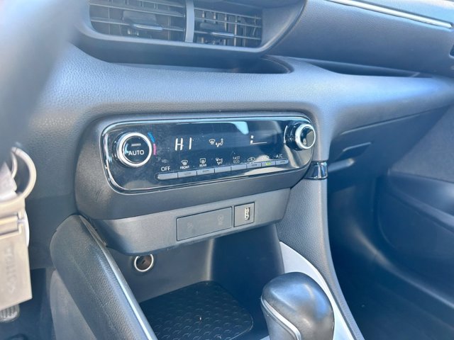 TOYOTA Yaris 1.5h trend