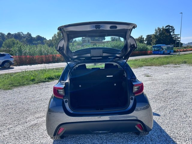 TOYOTA Yaris 1.5h trend