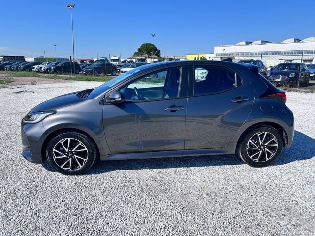 TOYOTA Yaris 1.5h trend