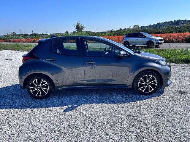 TOYOTA Yaris 1.5h trend