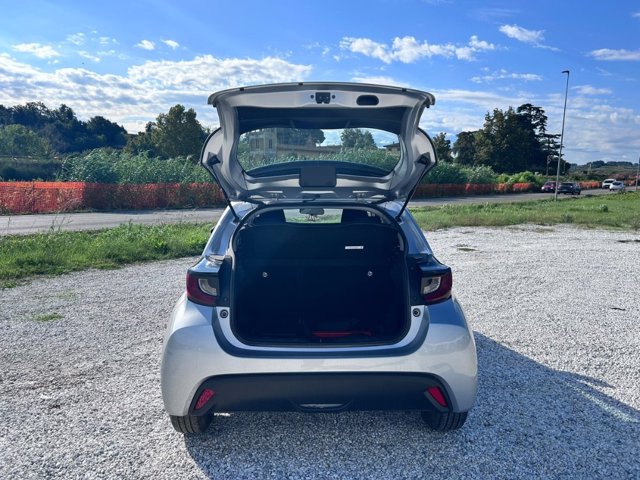 TOYOTA Yaris 1.5 Hybrid 5 porte Active