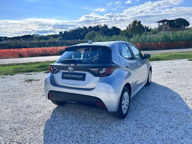 TOYOTA Yaris 1.5 Hybrid 5 porte Active
